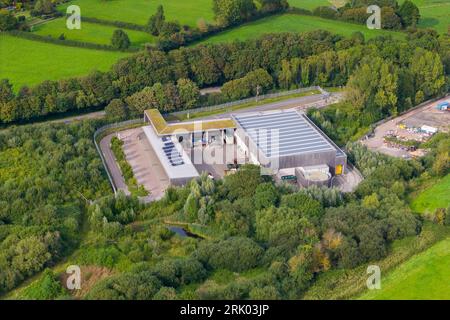 Allgemeine Sicht aus der Luft des Dorset Council Haushaltmüllrecyclingzentrums in Broomhills in Bridport in Dorset. Stockfoto