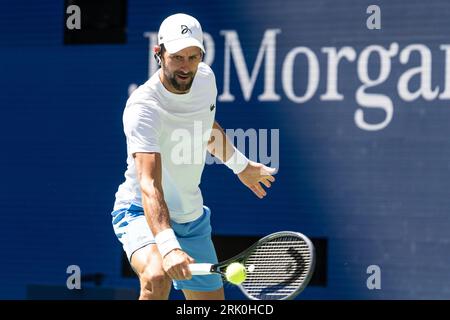 New York, USA. August 2023. Novak Djokovic aus Serbien kehrt am 23. August 2023 für die US Open Championship im Billy Jean King Tennis Center in New York zurück. (Foto: Lev Radin/SIPA USA) Credit: SIPA USA/Alamy Live News Stockfoto