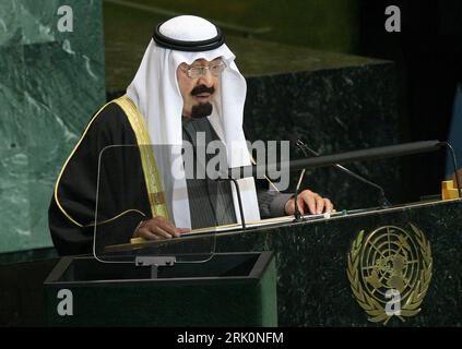 König Abdullah ibn Abd al-Aziz Al Saud (Saudi Arabien) während einer UN-Konferenz in New York - PUBLICATIONxNOTxINxCHN   King Abdullah Ibn Abd Al Aziz Al Saud Saudi Arabia during a UN Conference in New York PUBLICATIONxNOTxINxCHN Stock Photo