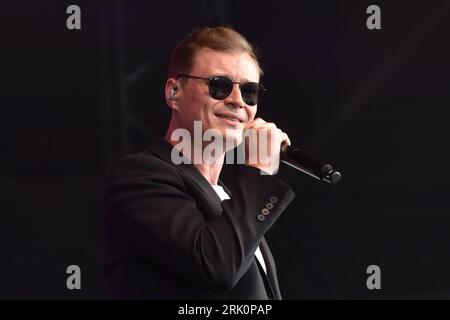 Henley on Thames, Großbritannien. August 2023. UB40 treten auf der Bühne während des Rewind Festival South 2023 auf, in Temple Island Meadows. (Foto: James Warren/SOPA Images/SIPA USA) Credit: SIPA USA/Alamy Live News Stockfoto