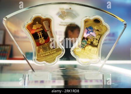 HANGZHOU, CHINA - 24. AUGUST 2023 - Goldbarren für die Eröffnungs- und Abschlusszeremonien der 19. Asienspiele werden bei den Hangzhou Asian Games fran gesehen Stockfoto