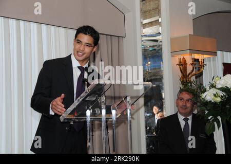 Bildnummer: 53154012 Datum: 27.05.2009 Copyright: imago/Xinhua Chairman of the Young Icebreakers in Britain Daniel Jacoel spricht während der Feierlichkeiten zum einjährigen Jubiläum der Young Icebreakers in London, der britischen Hauptstadt, am 26. Mai 2009. Kbdig Großbritannien, Politik, People quer ie Bildnummer 53154012 Datum 27 05 2009 Copyright Imago XINHUA Chairman of the Young Icebreakers in Britain Daniel Jacoel spricht während der Feier anlässlich des 1-jährigen Jubiläums der Young Icebreakers in London Hauptstadt von Großbritannien Mai 26 2009 Kbdig UK Politik Prominenten Horizont Stockfoto