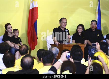 Bildnummer: 53333702  Datum: 09.09.2009  Copyright: imago/Xinhua (090909) -- MANILA, Sept. 9 (Xinhua) -- Philippine Senator Benigno Aquino III(C) speaks during a press conference in San Juan City, east of Manila, capital of the Philippines, on Sept. 9, 2009. Aquino III, also known as Noynoy , the only son of late Philippine democracy icon Corazon Cory Aquino and assassinated Senator Benigno, announced today that he will run for the president in the 2010 national elections. (Xinhua/Vincent Go) (clq) (4)PHILIPPINES-POLITICS-AQUINO-ELECTION PUBLICATIONxNOTxINxCHN People Politik premiumd kbdig xsp Stock Photo