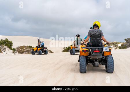 Quad-Biking in Lancelin Sand Dunes, Western Australia. Stockfoto