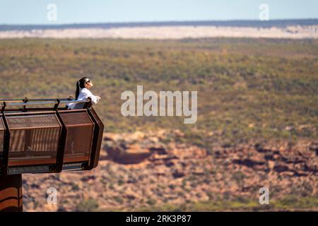 Touristen auf dem Kalbarri Skywalk im Kalbarri Nationalpark Stockfoto