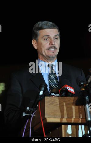Bildnummer: 53585318  Datum: 07.11.2009  Copyright: imago/Xinhua (091108) -- FORT HOOD, Nov. 8, 2009 (Xinhua) -- Chris Grey, spokesman for the US Army criminal investigation division (CID), speaks during a press conference at the Fort Hood Army Post in Fort Hood, Texas, the United States, Nov. 7, 2009. A press conference was held here on Saturday to release the latest result on the investigation of shooting at the Fort Hood Army Post. A military psychiatrist opened fire at the U.S. Fort Hood Army base Thursday, killing 13 and wounding another 30. (Xinhua/Chen Ruwei) (msq) (6)U.S.-FORT HOOD-SHO Stockfoto