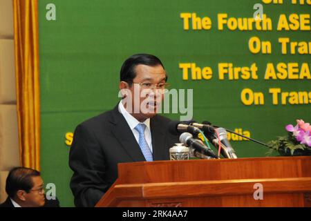 Bildnummer: 53604526 Datum: 17.11.2009 Copyright: imago/Xinhua (091117) -- SIEM REAP, 17. November 2009 (Xinhua) -- Kambodschas Premierminister Hun Sen hält eine Eröffnungsrede der 7. ASEAN-Ministertagung und der 4. ASEAN-Ministertagung sowie der 3. ASEAN-Ministertagung sowie der 1. ASEAN-Ministertagung über grenzüberschreitende Kriminalität in Siem Reap, Kambodscha, 17. November 2009. (Xinhua/Lei Baisong) (hdt) (2)KAMBODSCHA-ASEAN-TRANSNATIONAL CRIME-MEETINGS PUBLICATIONxNOTxINxCHN People Politik kbdig xdp 2009 quer Bildnummer 53604526 Datum 17 11 2009 Copyright Imago XINHUA Siem Reap 17. November 2009 XINH Stockfoto