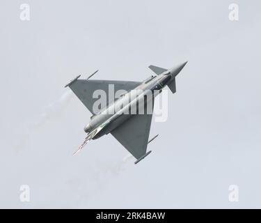 Der Eurofighter Typhoon der italienischen Luftwaffe, der auf dem Royal International Air Tattoo 2023 gezeigt wird Stockfoto