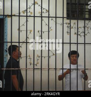 Bildnummer: 53631462  Datum: 27.11.2009  Copyright: imago/Xinhua (091127) -- MANILA, Nov. 27, 2009 (Xinhua) -- Multiple murder suspect Andal Ampatuan Jr., mayor of Datu Unsay town in Maguindanao, is brought out of his detention cell at the National Bureau of Investigation (NBI) headquarters in Manila, the Philippines on November 27, 2009 after being charged as a principal suspect in the massacre of 57 people, 27 of them are journalists. Authorities have unearthed 11 more bodies from a mass burial site in a remote village in Maguindanao, upping to 57 the number of killed during the Nov. 23 mass Stock Photo