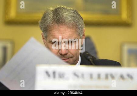 Bildnummer: 53645127  Datum: 03.12.2009  Copyright: imago/Xinhua (091203) -- WASHINGTON, Dec. 3, 2009 (Xinhua) -- U.S. Secret Service Director Mark Sullivan testifies  in Washington, Dec. 3, 2009, during the House Homeland Security Committee hearing on the White House security breach about gate crashers  (Xinhua/Zhang Yan) (8)U.S.-WHITE HOUSE-CRASHERS-HEARING PUBLICATIONxNOTxINxCHN People Geheimdienst Ausschus Anhörung kbdig xmk 2009 quer o0 Porträt    Bildnummer 53645127 Date 03 12 2009 Copyright Imago XINHUA  Washington DEC 3 2009 XINHUA U S Secret Service Director Mark Sullivan testifies in Stock Photo