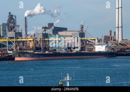 Frachtschiff Tata Steel Nederland Stockfoto