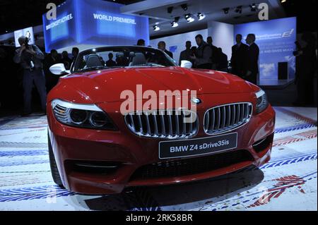 Bildnummer: 53719208 Datum: 11.01.2010 Copyright: imago/Xinhua Ein neuer BMW Z4 sDrive35is wird im Rahmen der Medienvorschau der 2010 North American International Auto Show (NAIAS) im Cobo Center in Detroit, Michigan, USA, am 11. Januar 2010 vorgestellt. (Xinhua/Zhang Jun) (gxr) (16)U.S.-DETROIT-NAIAS-OPEN PUBLICATIONxNOTxINxCHN Wirtschaft Automobilindustrie kbdig xkg 2010 quer o0 Autoshow Auto Show Messe Automobilmesse Bildnummer 53719208 Datum 11 01 2010 Copyright Imago XINHUA ein neuer BMW Z4 sDrive35is WIRD während der Medienvorschau der NAIAS International Car Show 2010 vorgestellt Stockfoto