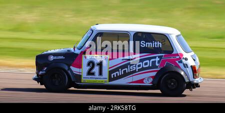 BTCC-TREFFEN BEI THRUXTON 2023 MINI'S Stockfoto