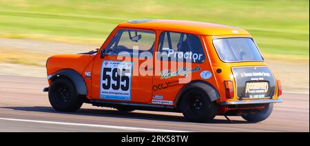 BTCC-TREFFEN BEI THRUXTON 2023 MINI'S Stockfoto