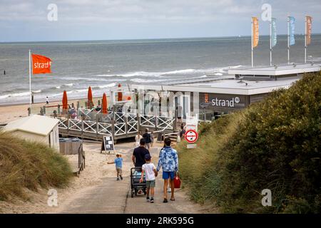 Restaurant Pavillon Strand90 am Strand in Domburg auf der Halbinsel Walcheren, Zeeland, Niederlande. Pavillon Restaurant Strand90 am Strand von Domb Stockfoto