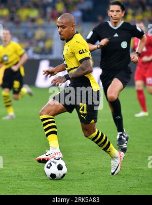 Fussball, Bundesliga, Deutschland, Herren, Saison 2023/2024, 1. Spieltag, Signal Iduna Park Dortmund: Bor. Dortmund - 1. FC Kšln 1:0; Donyell Malen (BVB). Aktion, Einzelbild.   DFB/DFL REGULATIONS PROHIBIT ANY USE OF PHOTOGRAPHS AS IMAGE SEQUENCES AND/OR QUASI-VIDEO Stock Photo