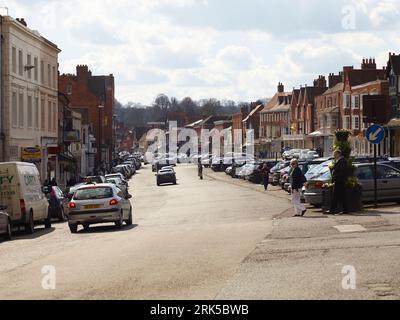 High Street Szene in Marlborough Wiltshire, Südengland, Großbritannien Stockfoto