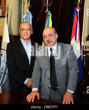 Bildnummer: 53770170  Datum: 01.02.2010  Copyright: imago/Xinhua (100202) -- BUENOS AIRES, Feb. 2, 2010 (Xinhua) -- Provisional President of Argentine Senate Jose Pampuro (R) is sworn in as the president of the Mercosur Parliament, the parliamentary institution of the Mercosur trade bloc, in Buenos Aires, capital of Argentina, on Feb. 1, 2010. (Xinhua/Claudio Carboni) (wjd) (1)ARGENTINA-MERCOSUR PARLIAMENT-JOSE PAMPURO-PRESIDENT PUBLICATIONxNOTxINxCHN People Politik kbdig xkg 2010 quadrat    Bildnummer 53770170 Date 01 02 2010 Copyright Imago XINHUA  Buenos Aires Feb 2 2010 XINHUA provisional Stock Photo