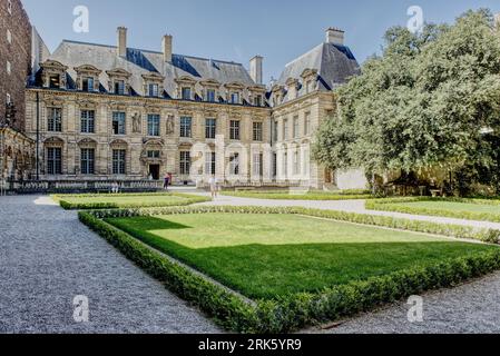 Paris, Jardin de L'Hotel de Sully Stockfoto