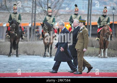 Bildnummer: 53863830  Datum: 17.03.2010  Copyright: imago/Xinhua  British Prince Charles (L front) inspects the honor guard during the welcome ceremony held by Hungary s President Laszlo Solyom at the Office of the President in Budapest, Hungary, on March 17, 2010. The Prince and Princess of Wales arrived in Hungary on Wednesday for a three day visit. The royal couple are in the middle of a week-long tour of Central Europe, which began in Poland and will finish in the Czech Republic. (Xinhua/Dani Dorko) (zw) (2)HUNGARY-BUDAPEST-BRITAIN-PRINCE CHARLES-VISIT PUBLICATIONxNOTxINxCHN People Politik Stock Photo