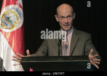 Bildnummer: 53865643  Datum: 18.03.2010  Copyright: imago/Xinhua (100318) -- SAN JOSE, March 18, 2010 (Xinhua) -- World Trade Organisation (WTO) head Pascal Lamy speaks during a commemoration conference marking the 20th anniversary of Costa Rica s entry into the WTO in San Jose, Costa Rica, March 18, 2010. (Xinhua/Gabriela Vargas Tellez) (lx) (2)COSTA RICA-WTO ENTRY ANNIVERSARY PUBLICATIONxNOTxINxCHN People Politik Wirtschaft Porträt premiumd xint kbdig xdp 2010 quer     Bildnummer 53865643 Date 18 03 2010 Copyright Imago XINHUA  San Jose March 18 2010 XINHUA World Trade Organization WTO Head Stock Photo