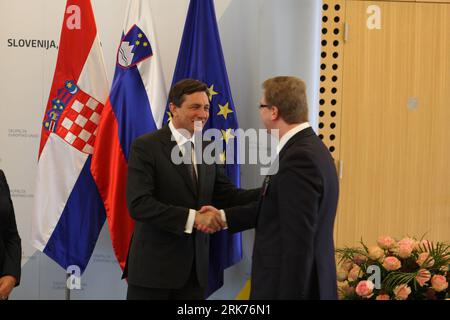 Bildnummer: 53870167  Datum: 20.03.2010  Copyright: imago/Xinhua (100320) -- BRDO PRI KRANJU, March 20, 2010 (Xinhua) -- Slovenian Prime Minister Borut Pahor (L) receives European Enlargement Commissioner Stefan Füle in the Slovenian mountainous resort of Brdo Pri Kranju, March 20, 2010. A Western Balkan conference began on Saturday morning in Brdo Pri Kranju. (Xinhua/Dai Zhenhua) (2)SLOVENIA-EU-WESTERN BALKAN PUBLICATIONxNOTxINxCHN People Politik premiumd xint kbdig xsp 2010 quer    Bildnummer 53870167 Date 20 03 2010 Copyright Imago XINHUA  Brdo PRI  March 20 2010 XINHUA  Prime Ministers   l Stock Photo