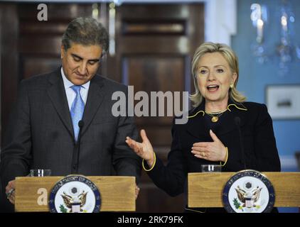 Bildnummer: 53886289  Datum: 24.03.2010  Copyright: imago/Xinhua (100324) -- WASHINGTON, March 24, 2010 (Xinhua) -- U.S. Secretary of State Hillary Clinton (R) and visiting Pakistani Foreign Minister Shah Mehmood Qureshi hold a press briefing following their meeting at the State Department in Washington D.C., capital of the United States, March 24, 2010. (Xinhua/Zhang Jun) (zw) (2)U.S.-WASHINGTON-PAKISTAN-CLINTON-QURESHI PUBLICATIONxNOTxINxCHN Politik People premiumd xint kbdig xng 2010 quer     Bildnummer 53886289 Date 24 03 2010 Copyright Imago XINHUA  Washington March 24 2010 XINHUA U S Sec Stock Photo