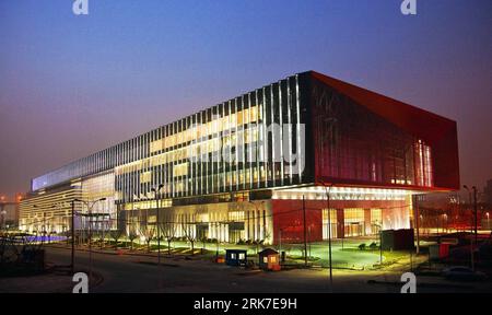 Bildnummer: 53906241  Datum: 25.12.2009  Copyright: imago/Xinhua (100331) -- SHANGHAI, March 31,  (Xinhua) -- The file photo taken on Dec. 25, 2009 shows a night view of the Expo Center in the World Expo Park in Shanghai, east China. The construction of the World Expo Culture Center was completed on March 31, . Hence, the construction of the permanent venues of the 2010 Shanghai World Expo, namely China Pavilion, Theme Pavilion, Expo Center, Culture Center and Expo Axis have all been completed. (Xinhua) (ly) (3)CHINA-SHANGHAI-EXPO-PERMANENT VENUE CONSTRUCTION-FINISH (CN) PUBLICATIONxNOTxINxCHN Stock Photo