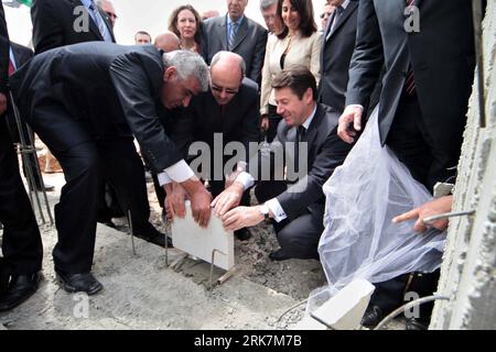 Bildnummer: 53927637  Datum: 08.04.2010  Copyright: imago/Xinhua  French Industry Minister Christian Estrosi (C-R) puts the cornerstone for the Bethlehem Industrial Park near the West Bank city of Bethlehem on April 8, 2010. France will pay up to 10 million euros to finance the project with the aim of backing the Palestinian economy. (Xinhua/Luay Sababa) BETHLEHEM-FRENCH-INDUSTRY-ESTROSI PUBLICATIONxNOTxINxCHN People Politik premiumd xint kbdig xsp 2010 quer o0 Grundsteinlegung    Bildnummer 53927637 Date 08 04 2010 Copyright Imago XINHUA French Industry Ministers Christian Estrosi C r Puts Th Stock Photo