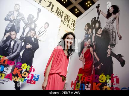 Bildnummer: 53928463  Datum: 09.04.2010  Copyright: imago/Xinhua (100409) -- HONG KONG, April 9, 2010 (Xinhua) -- Hong Kong actress Wai Ying-hung poses for photos during a news conference promoting the Hong Kong Film Awards in Hong Kong, south China, on April 9, 2010. The 29th Hong Kong Film Awards Presentation Ceremony will be held on April 18, 2010 in Hong Kong. (Xinhua/Lui Siu Wai) (zcq) (3)CHINA-HONG KONG-FILM AWARDS (CN) PUBLICATIONxNOTxINxCHN Kultur People Film kbdig xng 2010 quer premiumd xint     Bildnummer 53928463 Date 09 04 2010 Copyright Imago XINHUA  Hong Kong April 9 2010 XINHUA Stockfoto