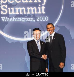 Bildnummer: 53936922  Datum: 12.04.2010  Copyright: imago/Xinhua  U.S. President Barack Obama (R) greets South Korean President Lee Myung-bak upon his arrival for a working dinner during the Nuclear Security Summit in Washington, the United States, April 12, 2010. U.S. President Barack Obama on Monday evening welcomed world leaders to a working dinner in Washington, kicking off a summit aimed at preventing terrorists from obtaining nuclear weapons. (Xinhua/Ju Peng)(wjd) U.S.-WASHINGTON-NUCLEAR SECURITY SUMMIT-OBAMA-LEE MYUNG-BAK PUBLICATIONxNOTxINxCHN People Politik Atomgipfel premiumd xint kb Stock Photo