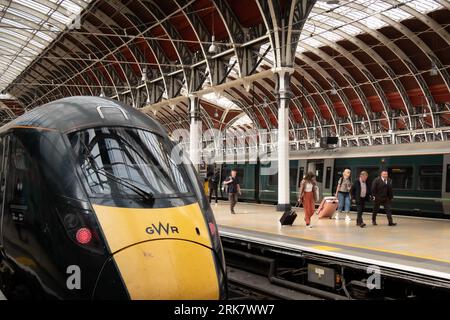 LONDON – 18. JULI 2023: Paddington Station, Hauptbahnhof in London Stockfoto