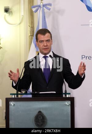 Bildnummer: 53943001 Datum: 14.04.2010 Copyright: imago/Xinhua (100415) -- BUENOS AIRES, 15. April 2010 (Xinhua) -- der russische Präsident Dmitri Medwedew spricht am 14. April 2010 in Buenos Aires, der Hauptstadt Argentiniens. Der russische Präsident Dmitri Medwedew kam am Mittwoch zum ersten Besuch eines russischen Präsidenten seit über einem Jahrhundert hierher. (Xinhua/Martin Zabala) (wjd) (1)ARGENTINIEN-RUSSLAND-FERNANDEZ-MEDVEDEV-PRESSEGESPRÄCH PUBLICATIONxNOTxINxCHN People Politik Premiere xint kbdig xsp 2010 hoch Bildnummer 53943001 Datum 14 04 2010 Copyright I Stockfoto