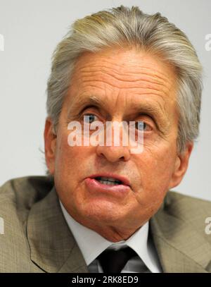 Bildnummer: 54027854  Datum: 05.05.2010  Copyright: imago/Xinhua  U.S. actor Michael Douglas, a United Nations Messenger of Peace, speaks during a press conference related to the screening of a new documentary Countdown to Zero , at the UN headquarters in New York, the United States, May 5, 2010. The film, which will be released in July, explores the escalating global nuclear arms situation. (Xinhua/Shen Hong) (gxr) (3)U.S.-NEW YOKR-UN-BAN KI-MOON-MICHAEL DOUGLAS-FILM PUBLICATIONxNOTxINxCHN People Film Porträt kbdig xcb 2010 hoch    Bildnummer 54027854 Date 05 05 2010 Copyright Imago XINHUA U Stock Photo