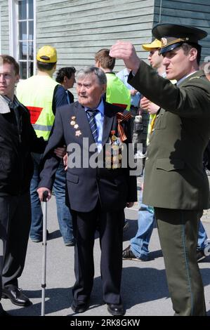 Bildnummer: 54037179  Datum: 09.05.2010  Copyright: imago/Xinhua (100509) -- VIENNA, May 9, 2010 (Xinhua) -- A Soviet veteran attends a memorial ceremony of the 65th anniversary of the liberation of the former Nazi death camp of Mauthausen at its site in Austria on May 9, 2010. (Xinhua/Liu Gang) (gxr) (1)AUSTRIA-MANTHAUSEN CONCENTRATION CAMP-65TH ANNIVERSARY PUBLICATIONxNOTxINxCHN Gesellschaft Jahrestag Jubiläum Kriegsende Zweiter 2 Weltkrieg Gedenken Trauer kbdig xdp premiumd xint 2010 hoch  o0 KZ Konzentrationslager    Bildnummer 54037179 Date 09 05 2010 Copyright Imago XINHUA  Vienna May 9 Stock Photo