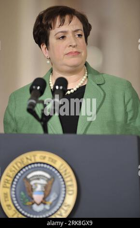 Bildnummer: 54039031 Datum: 10.05.2010 Copyright: imago/Xinhua die US-Staatsanwaltschaft General Elena Kagan reagiert, als sie vom Präsidenten zum 112. Obersten Gerichtshof der Nation gewählt wurde, während einer Veranstaltung im East Room des Weißen Hauses in Washington D.C., USA, am 10. Mai 2010. US-Präsident gab am Montag bekannt, dass er Solicitor General Elena Kagan als Kandidat für den pensionierenden Richter 2010 ausgewählt hat. (Xinhua/Zhang Jun) (lyx) (3)PUBLICATIONxNOTxINxCHN People Staat Justiz Politik Nominierung Oberster Richter Gerichtshof Premiere xint kbdig Stockfoto