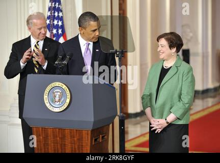 Bildnummer: 54039032  Datum: 10.05.2010  Copyright: imago/Xinhua  U.S. President Barack Obama (C) is joined by Vice President Joe Biden (L) while introducing Solicitor General Elena Kagan as his choice to be the nation s 112th Supreme Court justice during an event in the East Room of the White House in Washington D.C., the United States, May 10, 2010. U.S. President Barack Obama announced Monday that he has picked Solicitor General Elena Kagan as nominee to replace retiring Justice 2010 - . (Xinhua/Zhang Jun) (lyx) (1)U.S.-OBAMA-SUPREME COURT-JUSTICE-NOMINEE PUBLICATIONxNOTxINxCHN People Staat Stock Photo