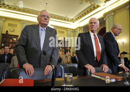 Bildnummer: 54043888  Datum: 12.05.2010  Copyright: imago/Xinhua (100512) -- WASHINGTON, May 12, 2010 (Xinhua) -- U.S. Astronaut Neil Armstrong (L), Commander of Apollo 11, U.S. Astronaut Eugene Cernan (C), Commander of Apollo 17, and Norman Augustine, Chairman of Review of U.S. Human Space Flight Plans Committee, attend a hearing on the future of U.S. Human Space Flight before the U.S. Senate energy, science and transportation committee on Capitol Hill in Washington D.C., capital of the United States, May 12, 2010. (Xinhua/Zhang Jun) (gxr) (16)U.S.-WASHINGTON-SENATE-HUMAN SPACE PUBLICATIONxNO Stock Photo