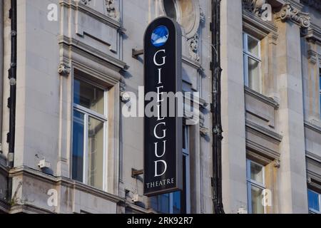 London, Großbritannien. November 2022. Gielgud Theatre in der Shaftesbury Avenue. Stockfoto