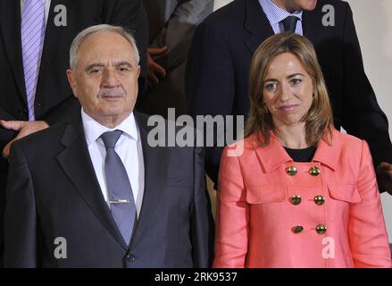 Bildnummer: 54129515  Datum: 10.06.2010  Copyright: imago/Xinhua (100610) -- BRUSSELS, June 10, 2010 (Xinhua) -- Turkish Minister of Defence Vecdi Gonul (L) stands with Spanish Defence Minister Carme Chacon during the family photo session of the NATO s defence ministers meeting in Brussels, capital of Belgium, June 10, 2010. (Xinhua/Wu Wei) (lyi) (16)BELGIUM-BRUSSELS-NATO-DEFENCE MINISTERS-MEETING PUBLICATIONxNOTxINxCHN People Politik NATO Verteidigungsminister Treffen premiumd xint kbdig xmk 2010 quer     Bildnummer 54129515 Date 10 06 2010 Copyright Imago XINHUA  Brussels June 10 2010 XINHUA Stock Photo