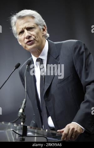 Bildnummer: 54154381  Datum: 19.06.2010  Copyright: imago/Xinhua (100619) -- PARIS, June 19, 2010 (Xinhua) -- Former French Prime Minister Dominique de Villepin speaks during the inauguration ceremony of his new party Republique Solidaire (United Republic) in Paris, capital of France, June 19, 2010. Villepin inaugurated his new party on Saturday, aiming to set up an alternative to challenge incumbent President  in 2012 presidency election. (Xinhua/Thibault Camus) (8)FRANCE-EX-PREMIER DE VILLEPIN-NEW PARTY PUBLICATIONxNOTxINxCHN People Politik Porträt kbdig xdp 2010 hoch premiumd xint o0 Partei Stock Photo