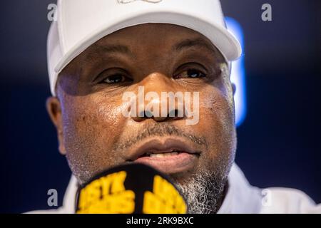 Breslau, Polen. August 2023. Onyeneke Charles während der Pressekonferenz vor dem Boxkampf um WBA, WBO, IBF, IBO gürtet zwischen Oleksandr Usyk (UKR) und Daniel Dubois (GBR) in Breslau, Polen, 24. August 2023.(Foto: Mateusz Porzucek/PressFocus/SIPA USA) Credit: SIPA USA/Alamy Live News Stockfoto