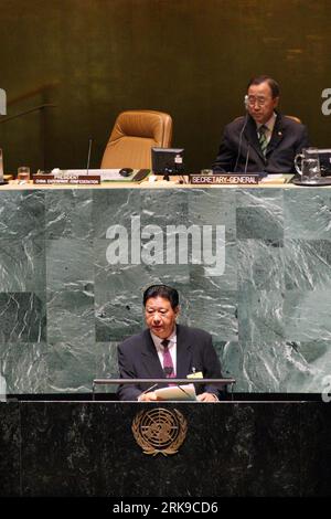 Bildnummer: 54167575 Datum: 23.06.2010 Copyright: imago/Xinhua (100624) -- NEW YORK, 24. Juni 2010 (Xinhua) -- Wang Zhongyu (Bottom), Präsident der China Enterprise confederation und auch Präsident der China Entrepreneurs Association, spricht am 23. Juni 2010 im UN-Hauptquartier in New York, USA, an dem UN Global Compact Leaders Summit 2010. Der im Juli 2000 ins Leben gerufene Global Compact ist eine auf Prinzipien basierende UN-Initiative, die sowohl als politische Plattform als auch als praktischer Rahmen für Unternehmen dient, die sich für Nachhaltigkeit und verantwortungsvolle Geschäftspraktiken einsetzen. (Xinh Stockfoto