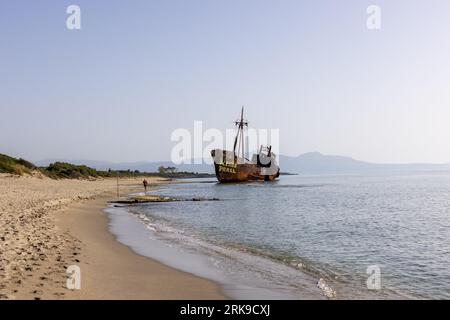 Epave Dimitrios, plage Valtaki, Péloponnèse, Grèce Stockfoto