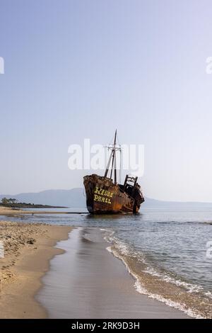 Epave Dimitrios, plage Valtaki, Péloponnèse, Grèce Stockfoto