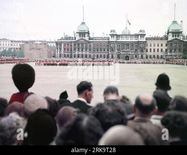 Circa 1947, London, England, Großbritannien: The Guards on Parade on the House Guards Parade während der Zeremonie von Trooping the Color. (Kreditbild: © Keystone Press Agency/ZUMA Press Wire). NUR REDAKTIONELLE VERWENDUNG! Nicht für den kommerziellen GEBRAUCH! Stockfoto