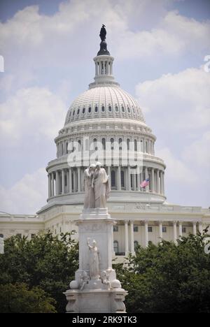 Bildnummer: 54230848  Datum: 15.07.2010  Copyright: imago/Xinhua (100715) -- WASHINGTON, July 15, 2010 (Xinhua) -- The Capitol Hill is seen in Washington D.C., capital of the United States, July 15, 2010. The U.S. Senate on Thursday passed historic financial regulation bill. (Xinhua/Zhang Jun) (zw) (1)U.S.-WASHINGTON-FINANCIAL BILL-PASS PUBLICATIONxNOTxINxCHN Reisen USA Gebäude Politik kbdig xsk 2010 hoch     Bildnummer 54230848 Date 15 07 2010 Copyright Imago XINHUA  Washington July 15 2010 XINHUA The Capitol Hill IS Lakes in Washington D C Capital of The United States July 15 2010 The U S Se Stock Photo