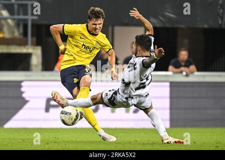 Brüssel, Belgien. August 2023. Casper Terho erzielt am Donnerstag, den 24. August 2023, in Brüssel, der ersten Runde des Play-offs für den UEFA Europa League-Wettbewerb, ein Tor bei einem Fußballspiel zwischen der Belgischen Royale Union Saint Gilloise und dem Schweizer FC Lugano. BELGA PHOTO LAURIE DIEFFEMBACQ Credit: Belga News Agency/Alamy Live News Stockfoto