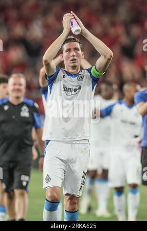 Pamplona, Spanien. August 2023. Die Spieler des Clubs feiern am Donnerstag, den 24. August 2023, in Pamplona, Spanien, nach dem Gewinn eines Fußballspiels zwischen dem spanischen Atletico Osasuna und dem belgischen Club Brugge KV, die erste Runde der Play-offs für den UEFA Europa Conference League-Wettbewerb. BELGA PHOTO BRUNO FAHY Credit: Belga News Agency/Alamy Live News Stockfoto