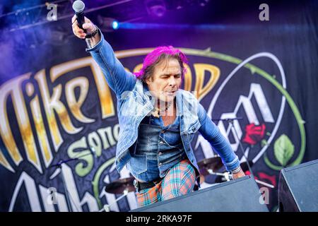 Solvesborg, Schweden. Juni 2023. Der dänische Hard-Rock-Musiker und Sänger Mike Tramp spielt ein Live-Konzert während des schwedischen Musikfestivals Sweden Rock Festival 2023 in Solvesborg. (Foto: Gonzales Photo - Terje Dokken). Stockfoto